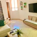 Moderno Junto A La Playa Y El Centro *