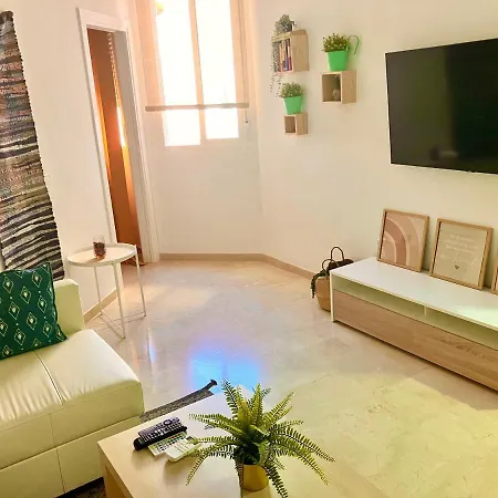 Moderno Junto A La Playa Y El Centro *