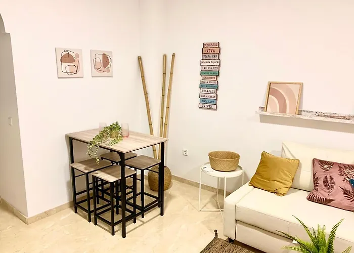 アパート Moderno Junto A La Playa Y El Centro フエンヒロラ